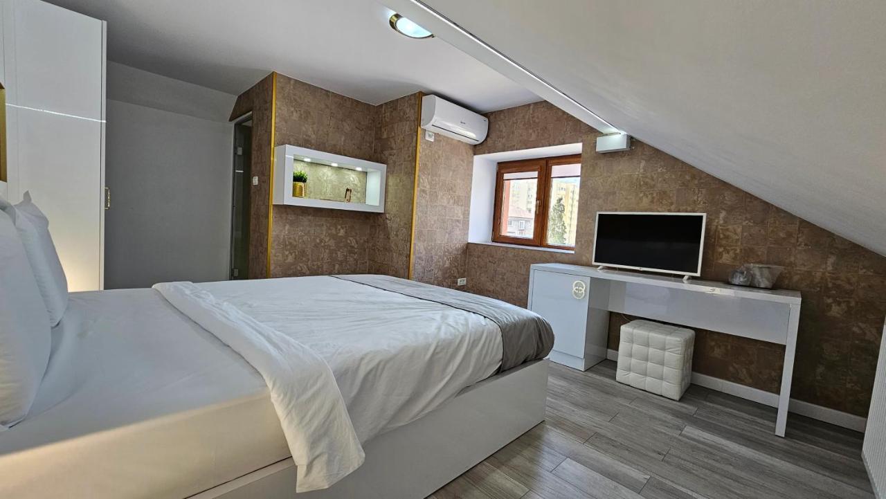 Bed and breakfast Colt De Rai Resita Extérieur photo