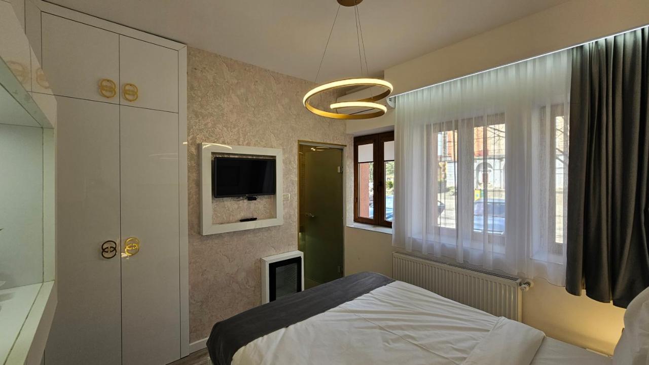 Bed and breakfast Colt De Rai Resita Extérieur photo
