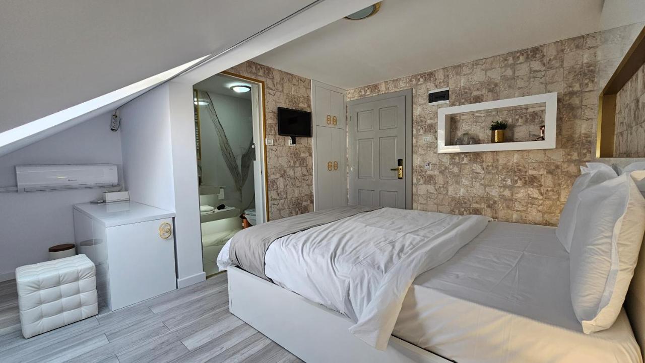 Bed and breakfast Colt De Rai Resita Extérieur photo
