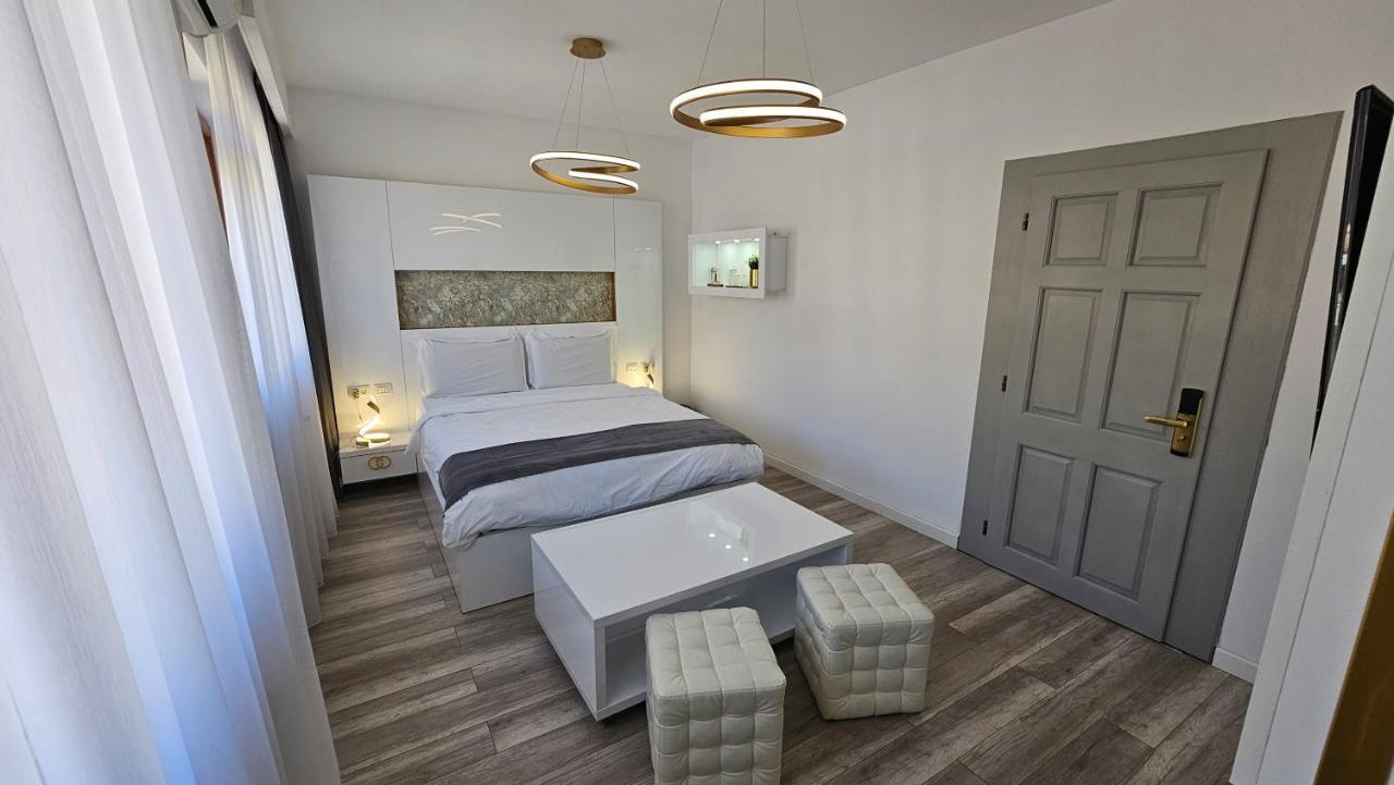 Bed and breakfast Colt De Rai Resita Extérieur photo
