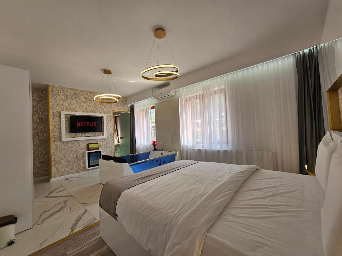 Bed and breakfast Colt De Rai Resita Extérieur photo