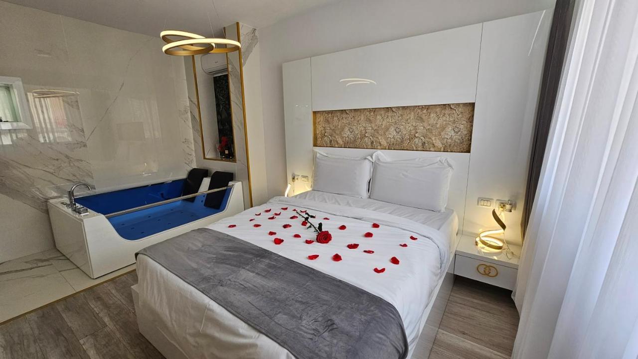 Bed and breakfast Colt De Rai Resita Extérieur photo