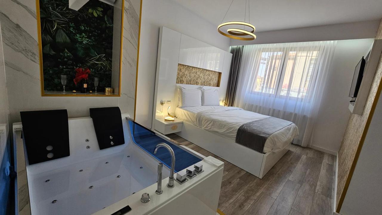 Bed and breakfast Colt De Rai Resita Extérieur photo